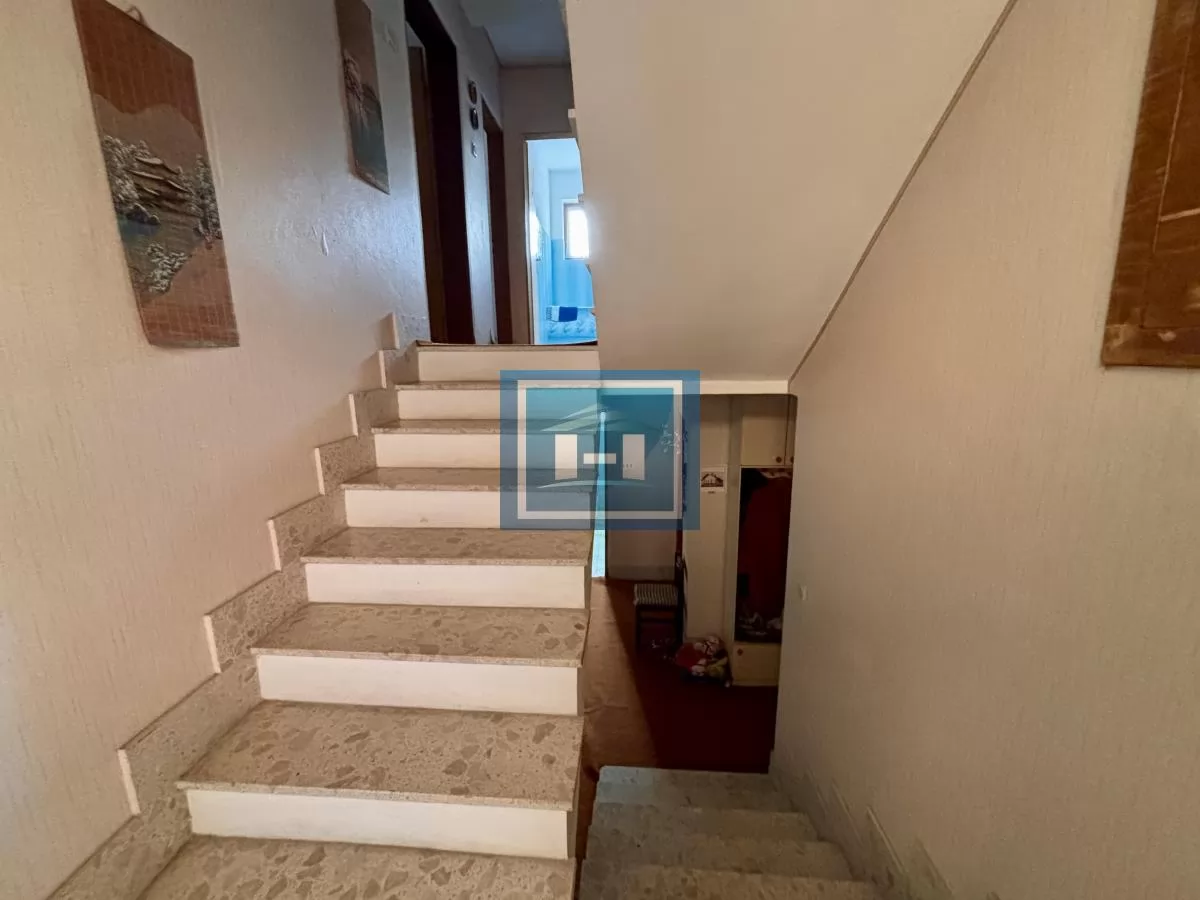 Povoljna šestosobna kuća na Budžinom brdu 16