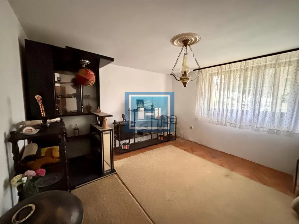 Povoljna šestosobna kuća na Budžinom brdu 22