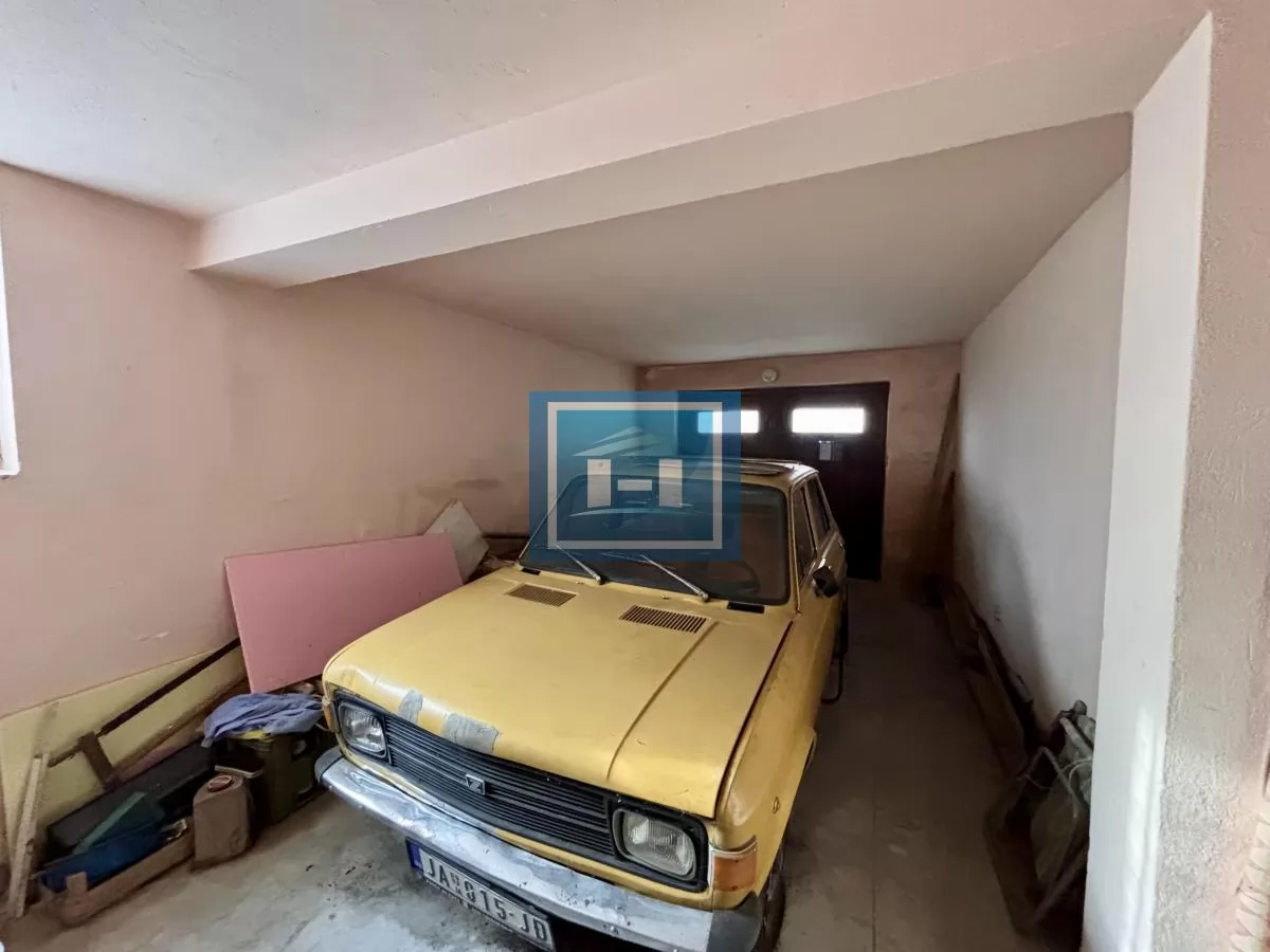 Povoljna šestosobna kuća na Budžinom brdu 24