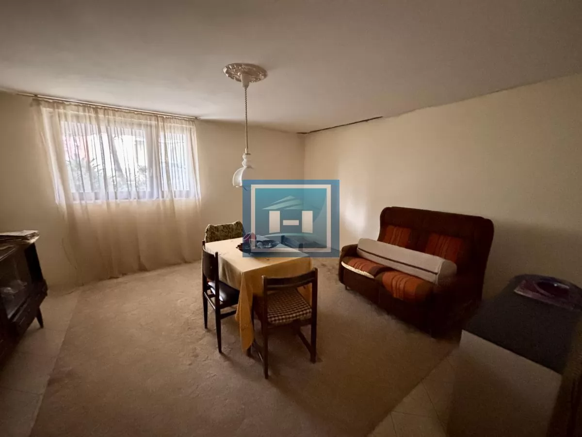 Povoljna šestosobna kuća na Budžinom brdu 27