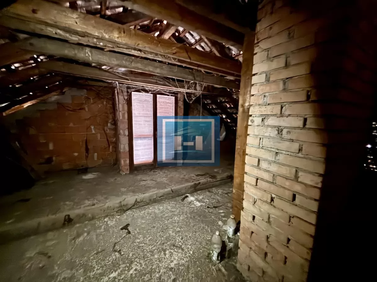 Povoljna šestosobna kuća na Budžinom brdu 32