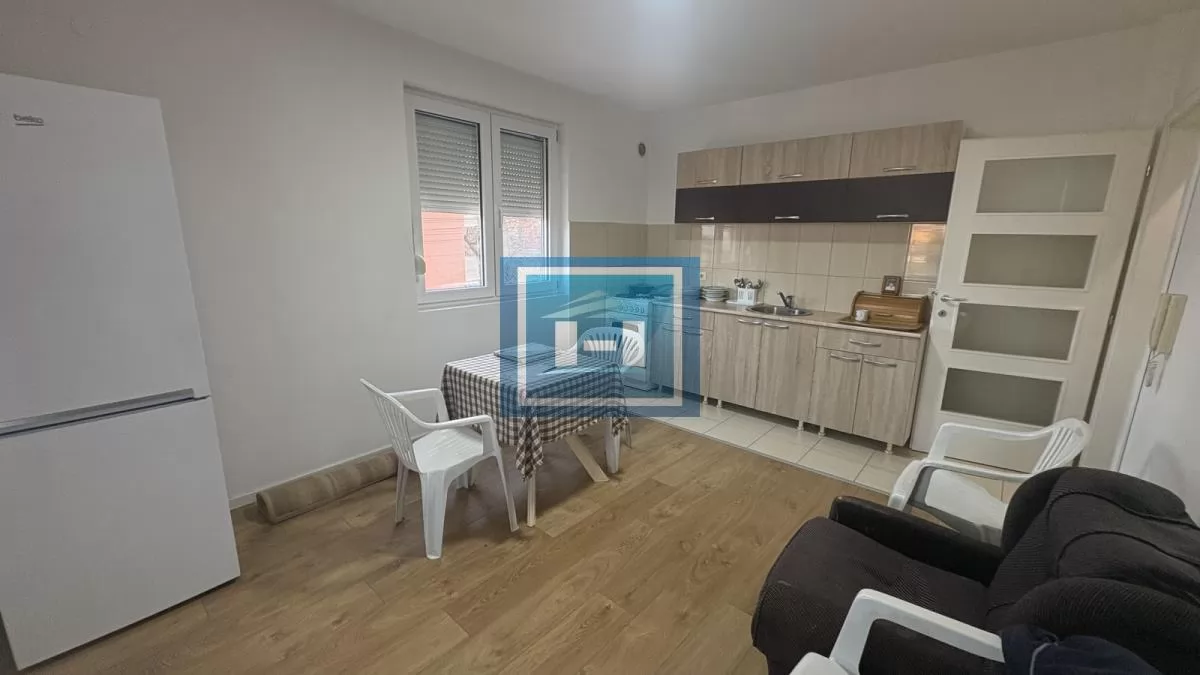 PRODAJE SE FUNKCIONALAN STAN – IDEALAN ZA STARIJE OSOBE I BRAČNE PAROVE 2