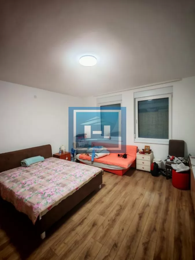 PRODAJEMO RENOVIRAN TROSOBAN STAN–ODLIČNA LOKACIJA! 5