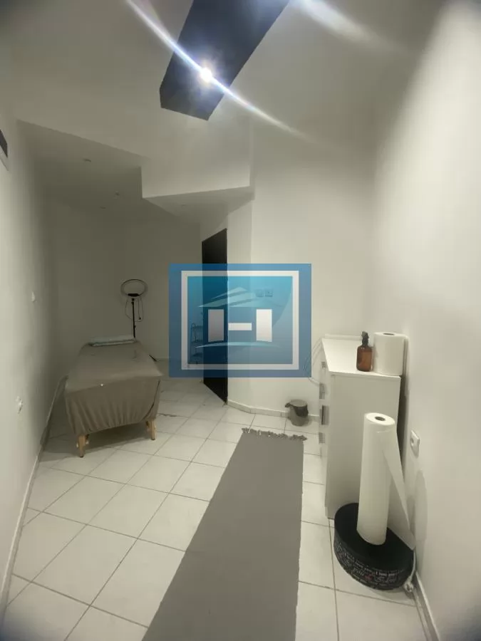 Renoviran lokal na dva nivoa 8