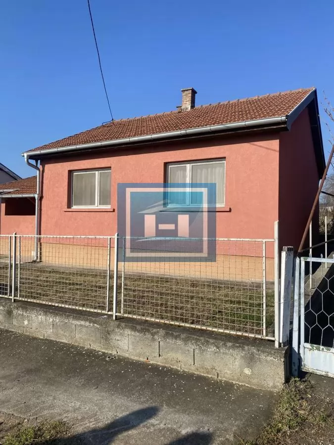 Renovirana kuća u Popovcu na lepoj lokaciji 1