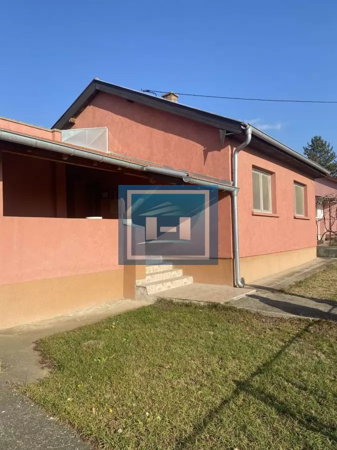 Renovirana kuća u Popovcu na lepoj lokaciji 3