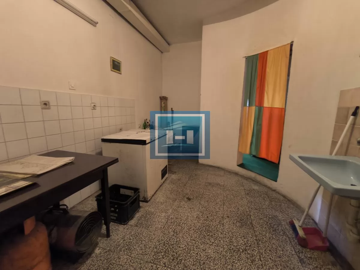 STAMBENO-POSLOVNI OBJEKAT – BIVŠI KAFIĆ / DISKOTEKA „FARAON“ – SUPSKA 18