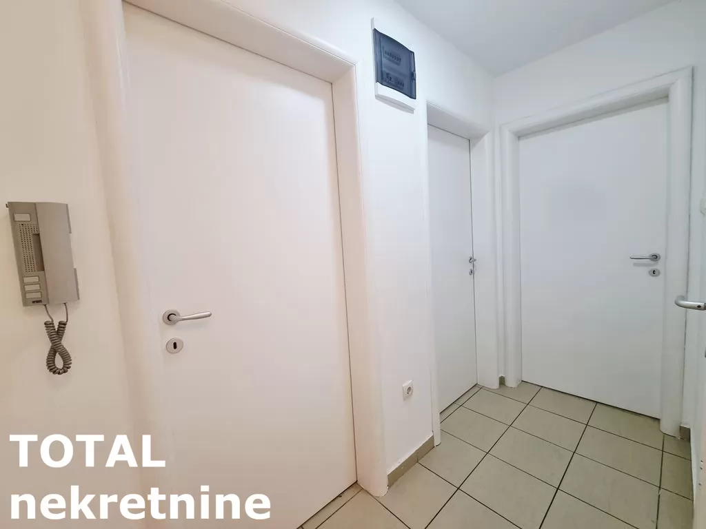 Stan,NOVI SAD,BULEVAR EVROPE,kv: 81.00, € 161000, ID: 1102043 12