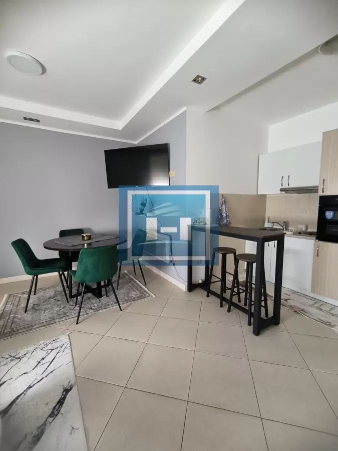 Super funkcionalan stan za izdavanje! 4