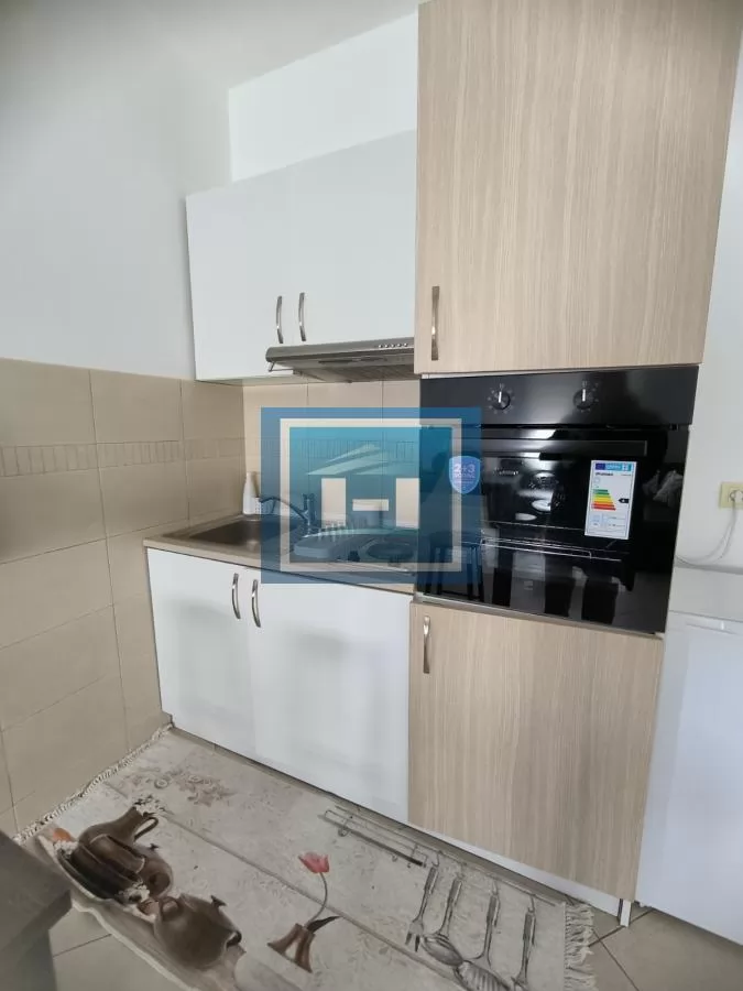 Super funkcionalan stan za izdavanje! 6