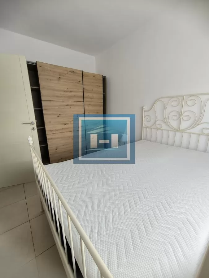 Super funkcionalan stan za izdavanje! 7