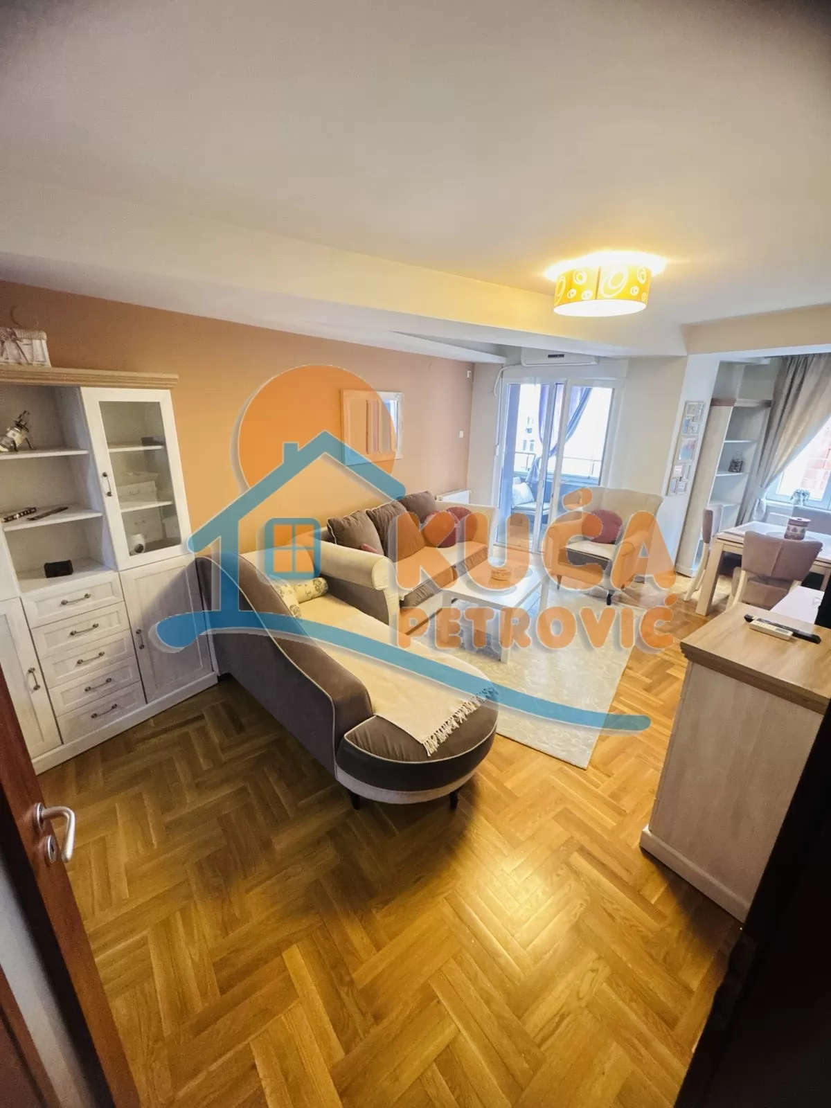Trosoban stan, 64 m2, Obilićev Venac, Stevana Nemanje ID: i-015765 1