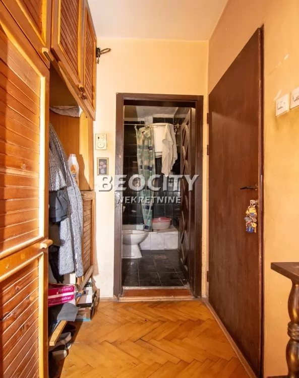 Trosoban stan, 76 m2, Zemun, Cara Dušana ID: 128766 13