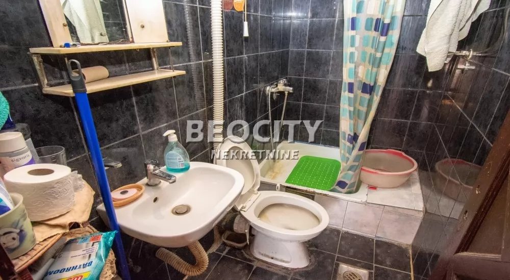 Trosoban stan, 76 m2, Zemun, Cara Dušana ID: 128766 14