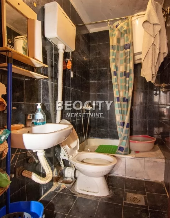 Trosoban stan, 76 m2, Zemun, Cara Dušana ID: 128766 15