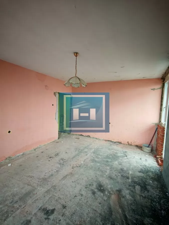 Trosoban stan u sivoj fazi 2