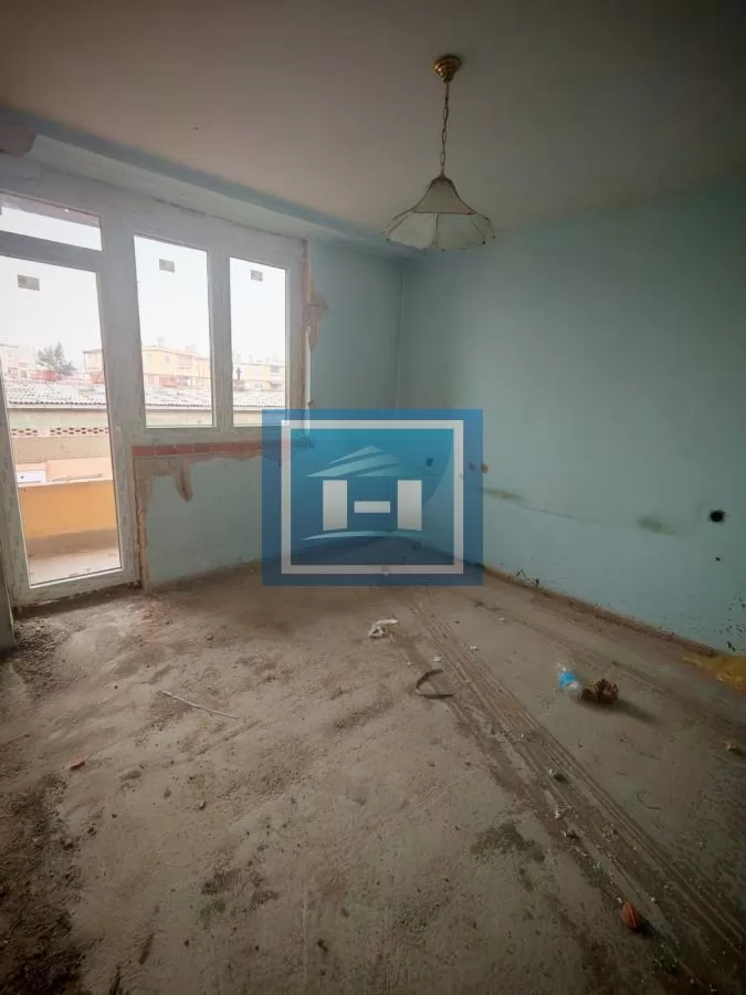 Trosoban stan u sivoj fazi 3