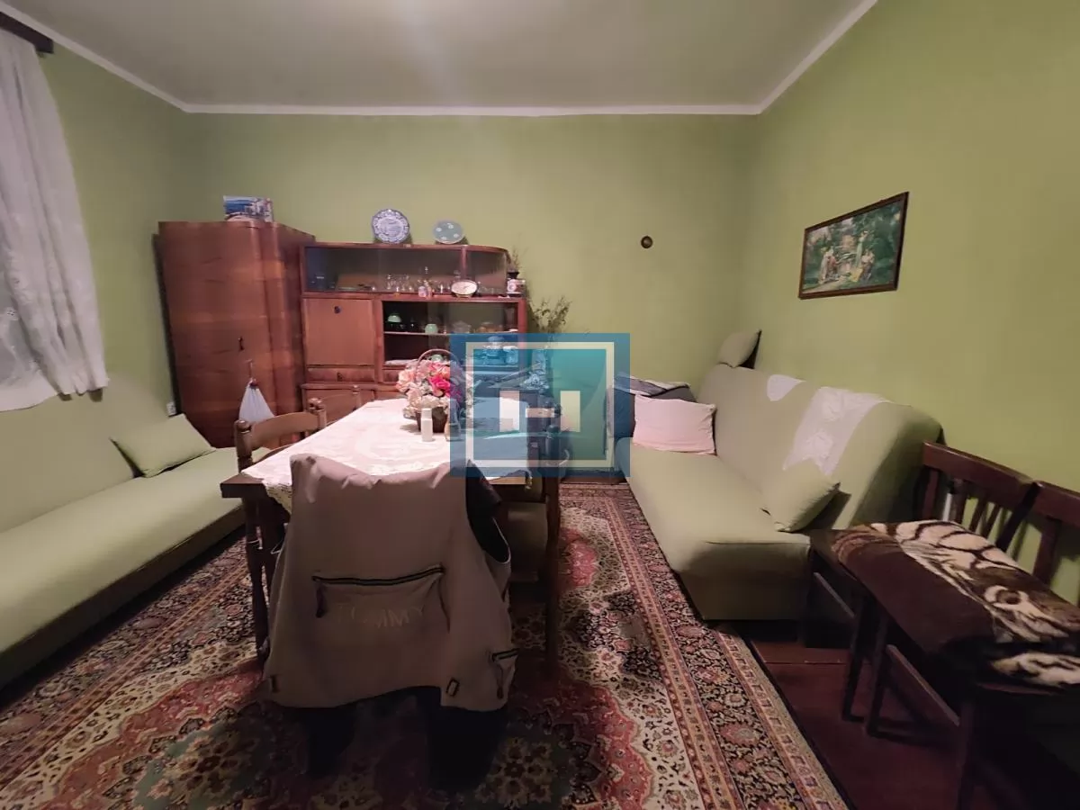 Useljiva porodična prizemna kuća na 2 km od grada 14