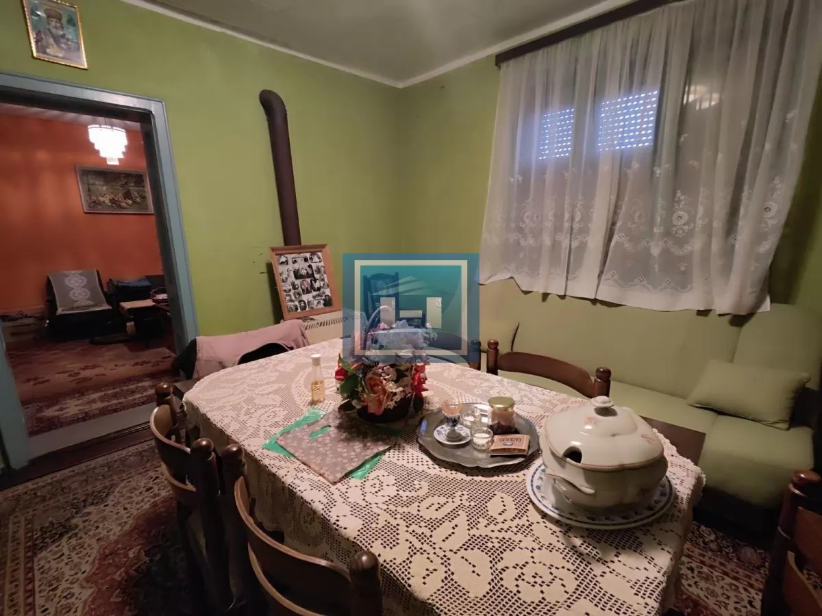 Useljiva porodična prizemna kuća na 2 km od grada 16