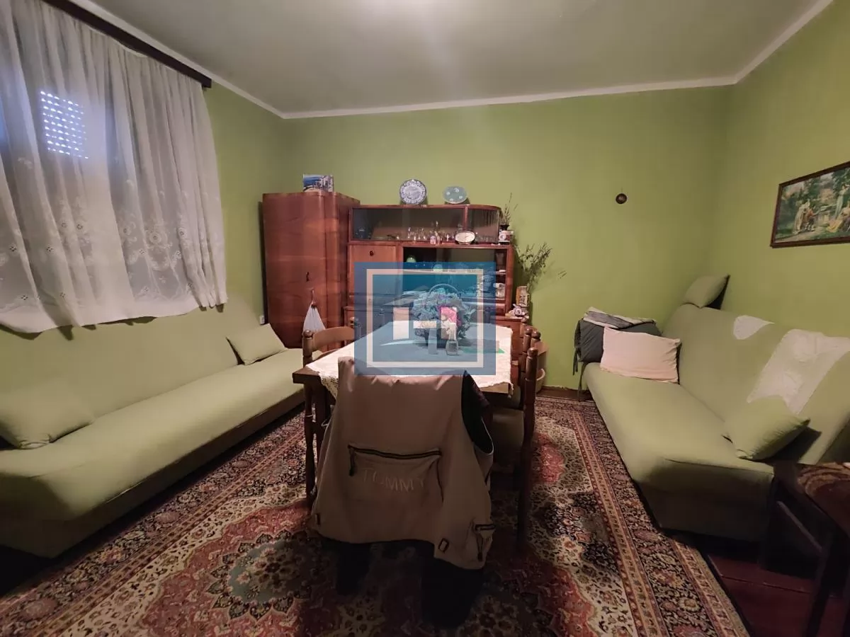 Useljiva porodična prizemna kuća na 2 km od grada 17