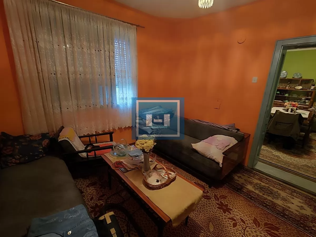 Useljiva porodična prizemna kuća na 2 km od grada 19