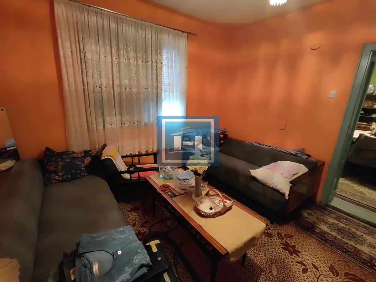 Useljiva porodična prizemna kuća na 2 km od grada 20