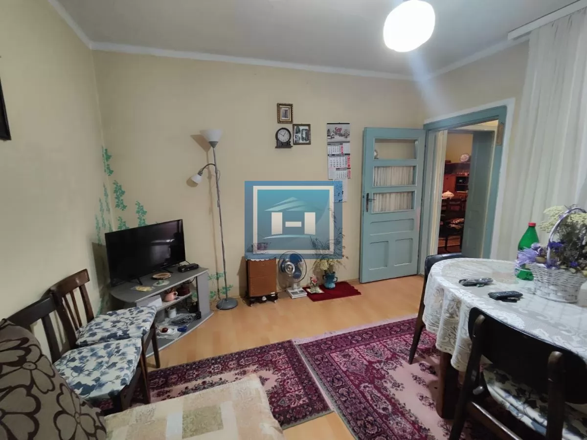 Useljiva porodična prizemna kuća na 2 km od grada 23