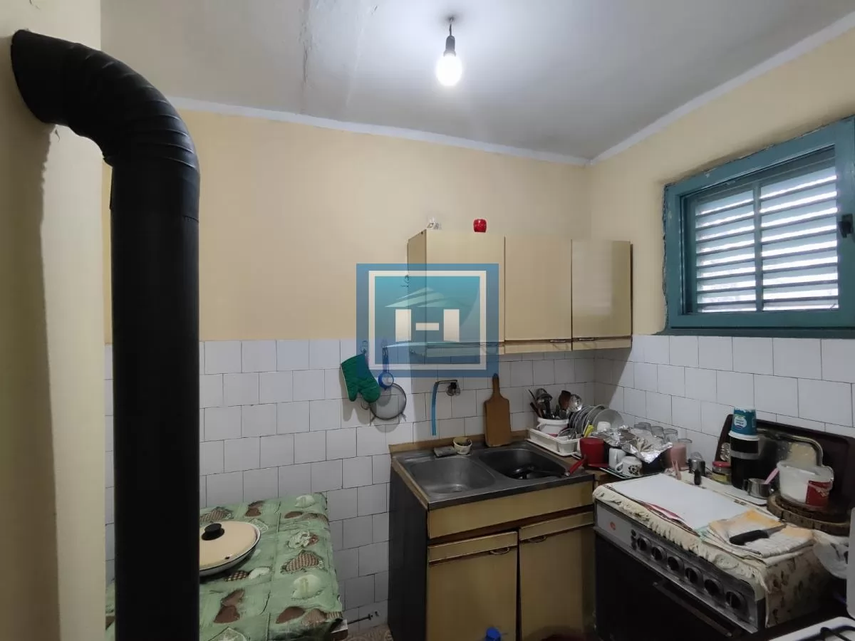 Useljiva porodična prizemna kuća na 2 km od grada 25