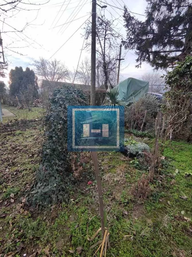 Useljiva porodična prizemna kuća na 2 km od grada 34