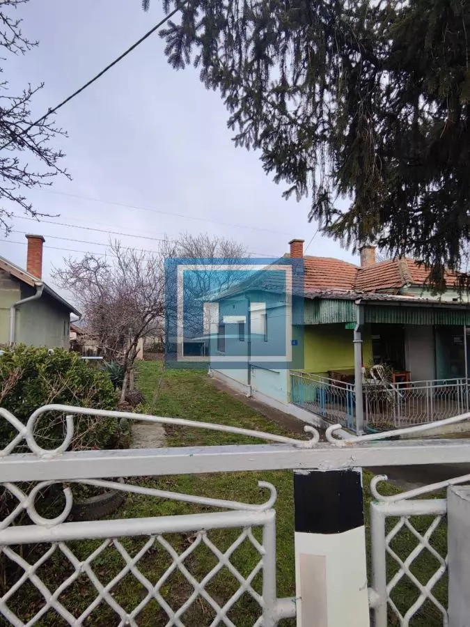 Useljiva porodična prizemna kuća na 2 km od grada 4