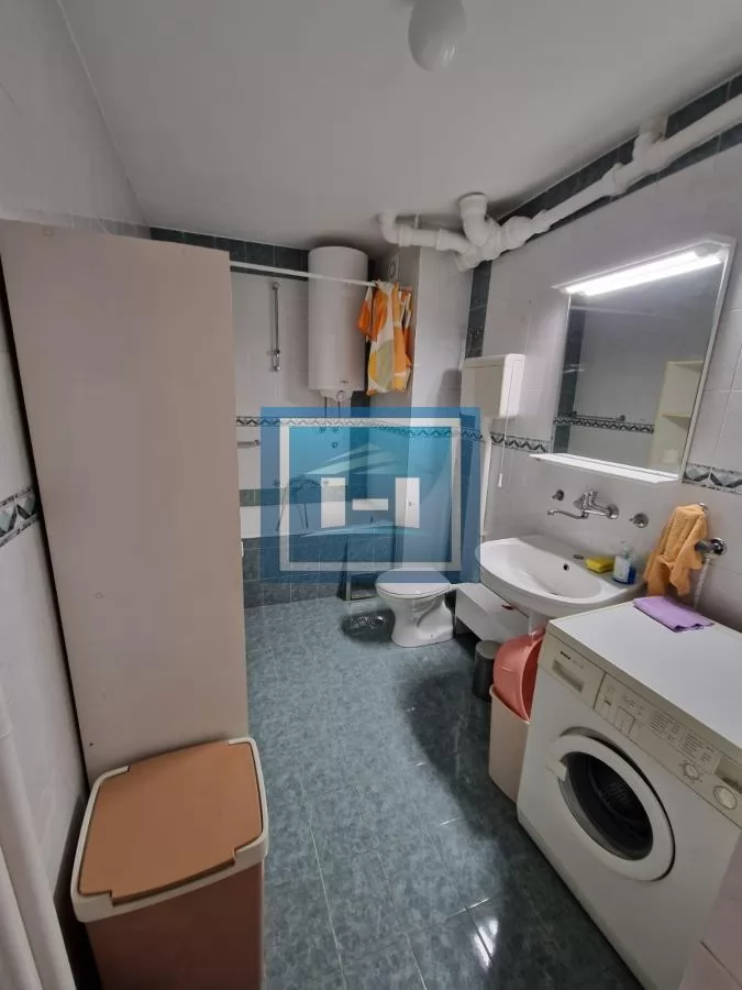 Vračar (Crveni krst) – renoviran stan sa slobodnim parkingom 10