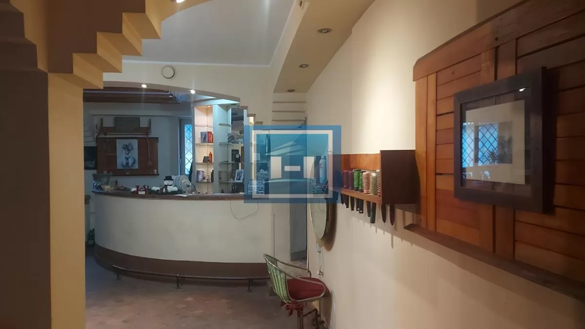 Vračar, Hram – 66m2 + dvorište, top investicija 10