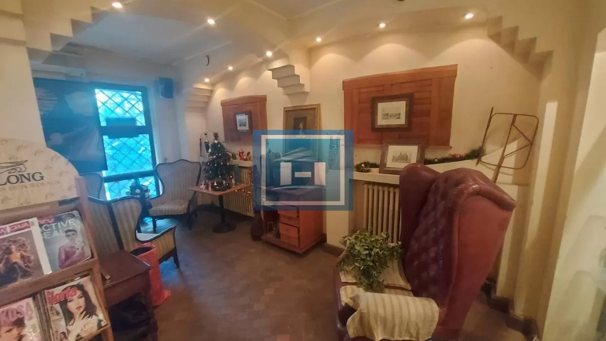 Vračar, Hram – 66m2 + dvorište, top investicija 2