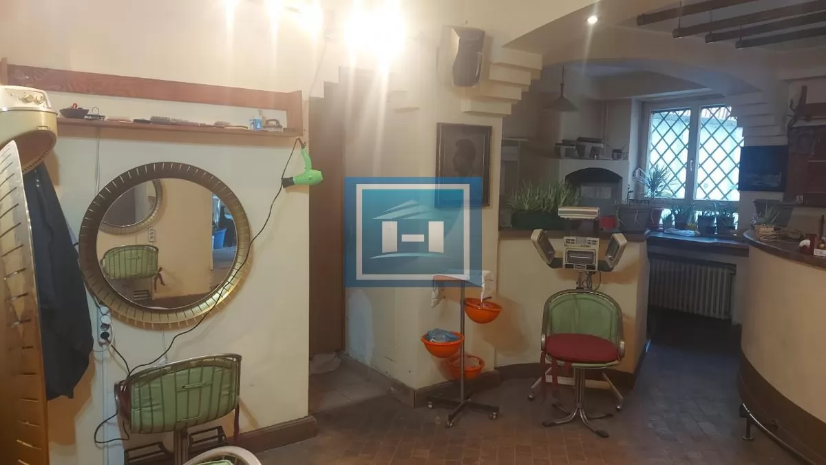 Vračar, Hram – 66m2 + dvorište, top investicija 7