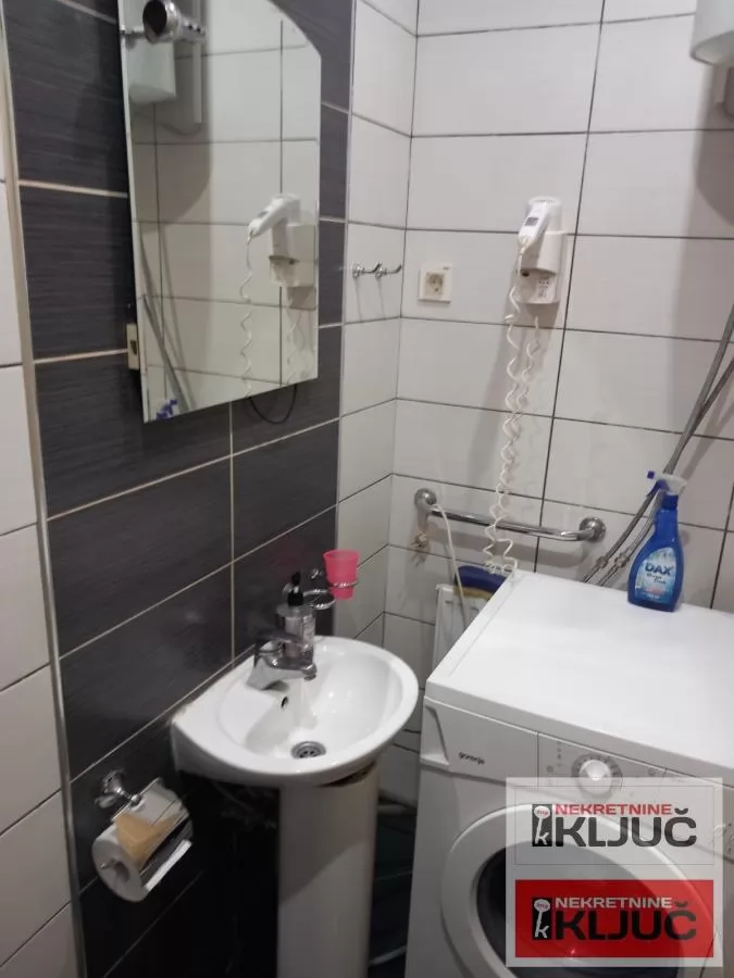 Dobra garsonjera na Novom Naselju 7