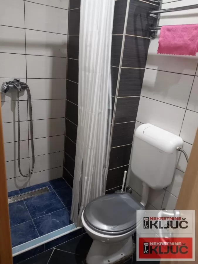 Dobra garsonjera na Novom Naselju 8