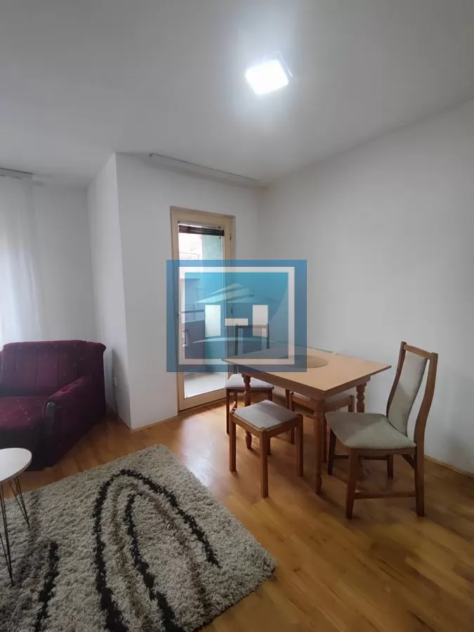 Garsonjera od 30 m2 u centru Jagodine u zgradi sa liftom 10