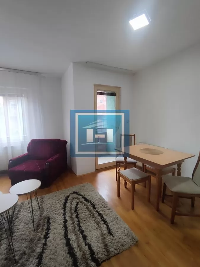 Garsonjera od 30 m2 u centru Jagodine u zgradi sa liftom 3