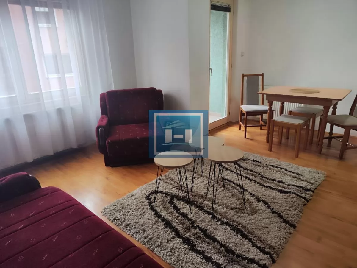 Garsonjera od 30 m2 u centru Jagodine u zgradi sa liftom 5