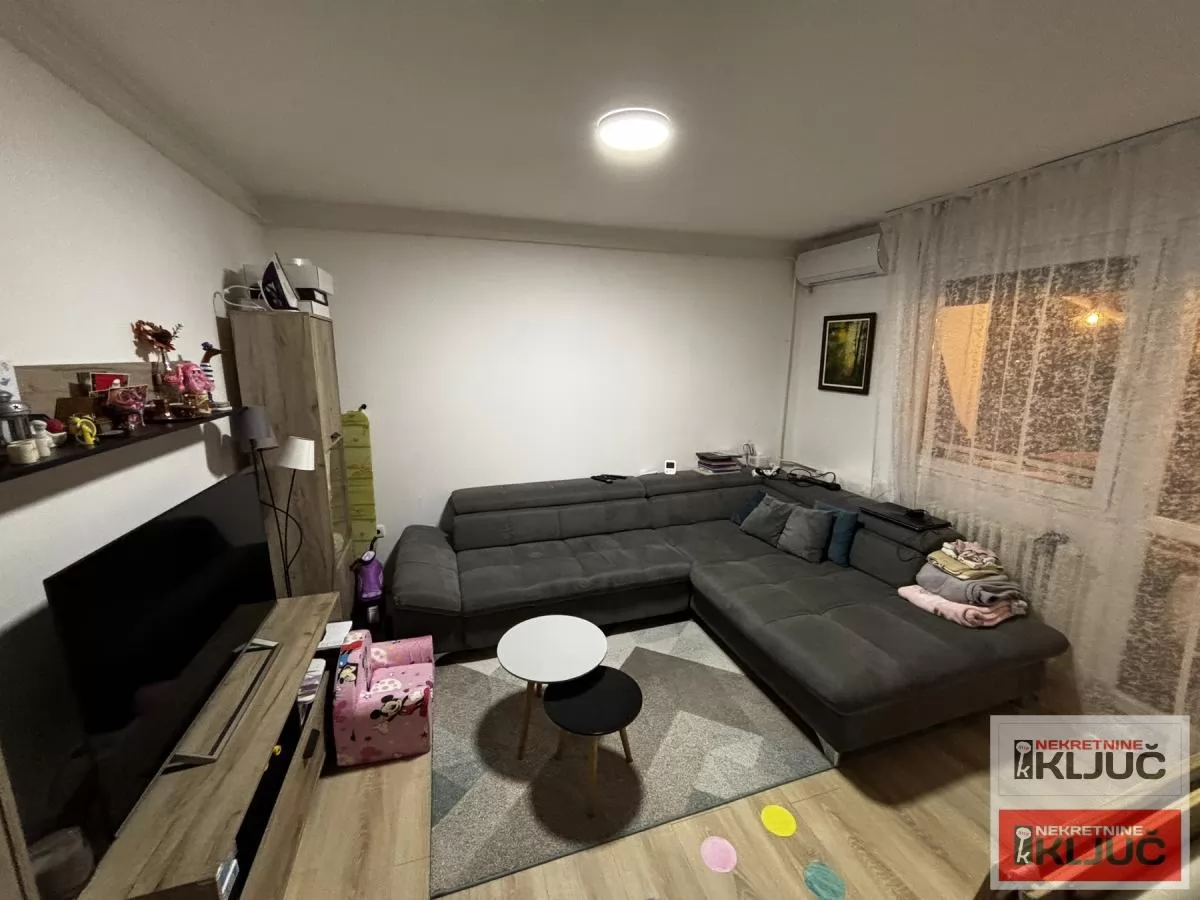 NOVO NASELJE, 59m2+terase, Dvoiposoban, Delimično renoviran 1