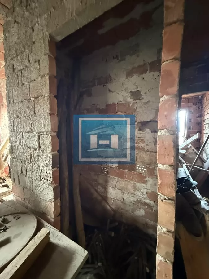 Novoozidani objekat kuća tri 3 etaže u Đurđevom brdu 10