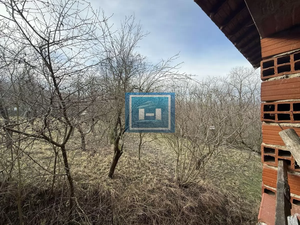 Novoozidani objekat kuća tri 3 etaže u Đurđevom brdu 14