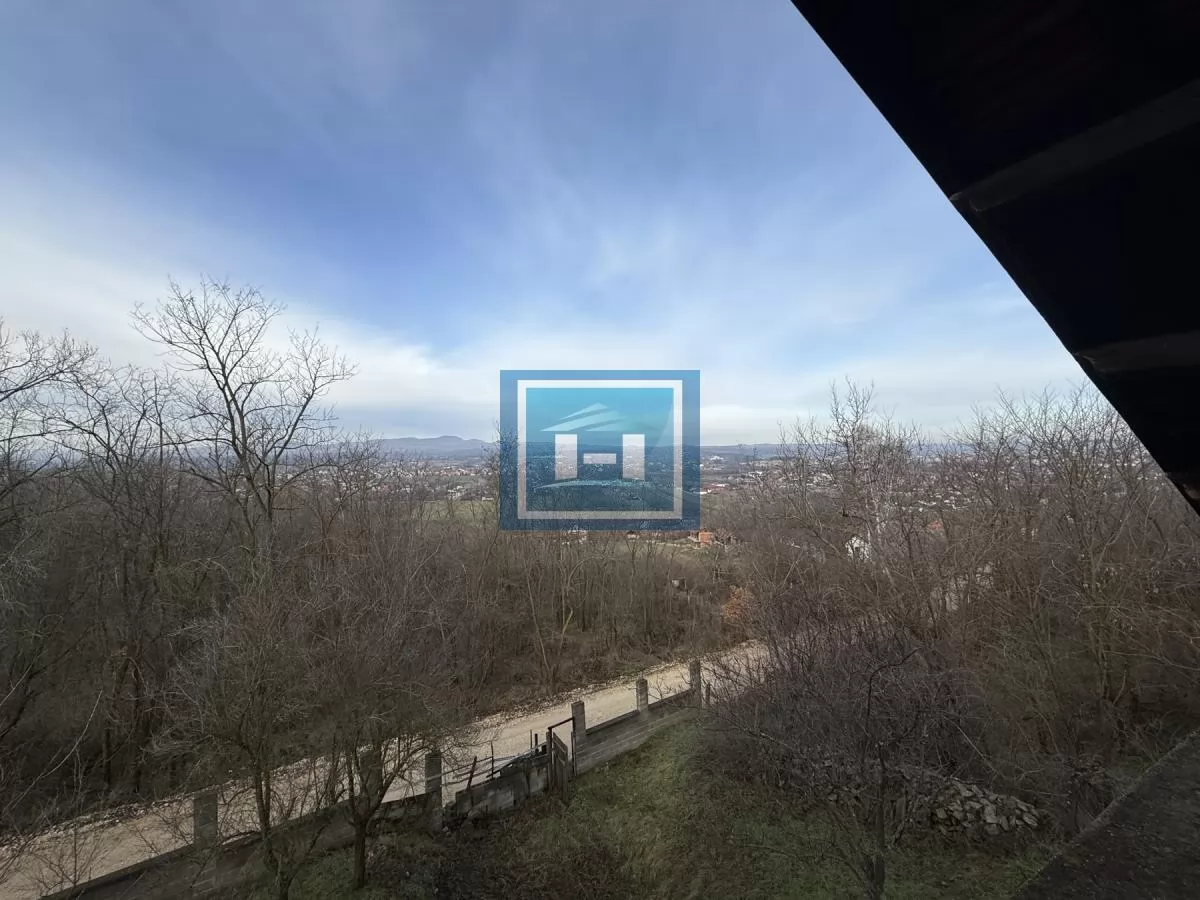 Novoozidani objekat kuća tri 3 etaže u Đurđevom brdu 17