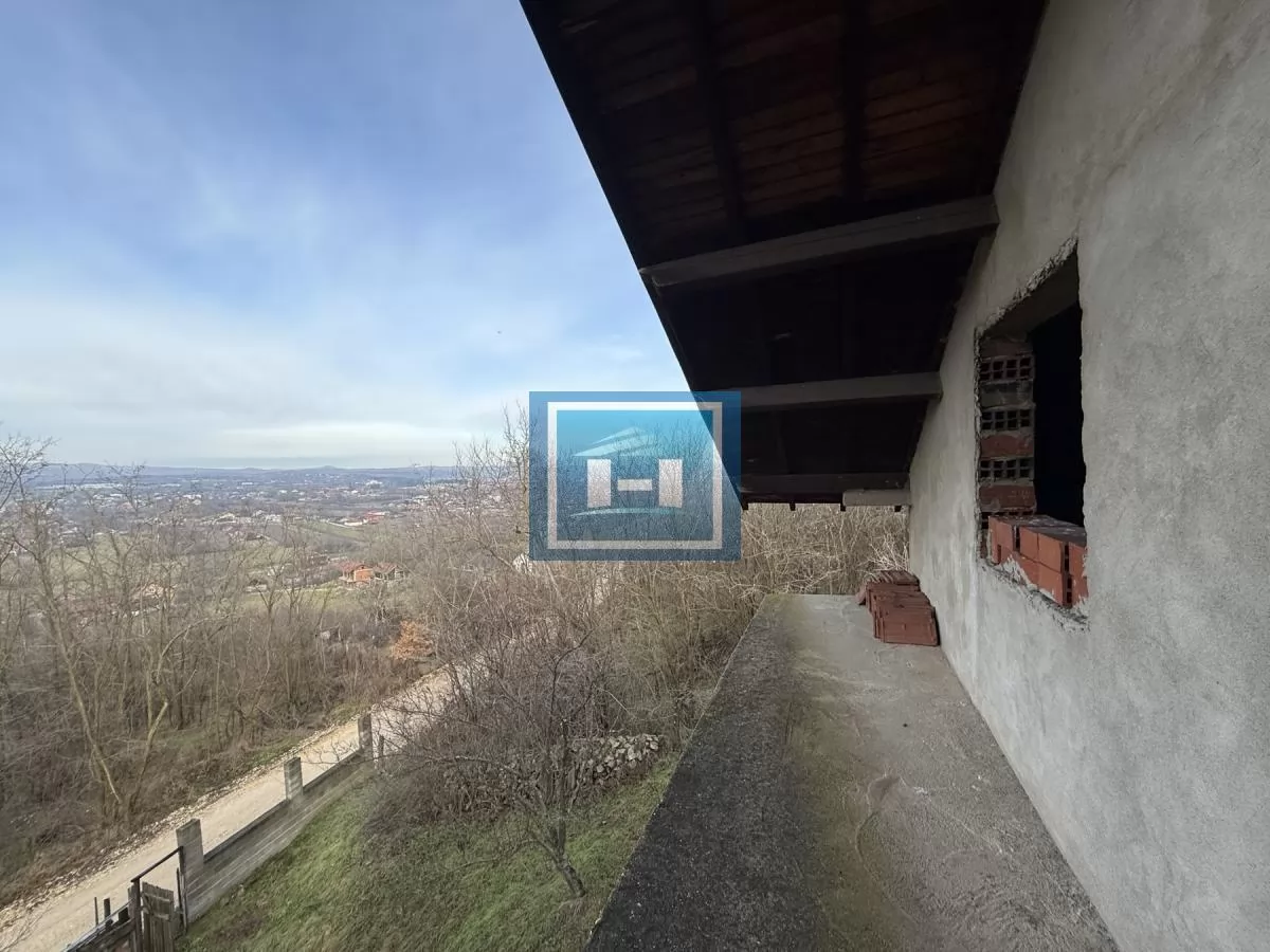 Novoozidani objekat kuća tri 3 etaže u Đurđevom brdu 18