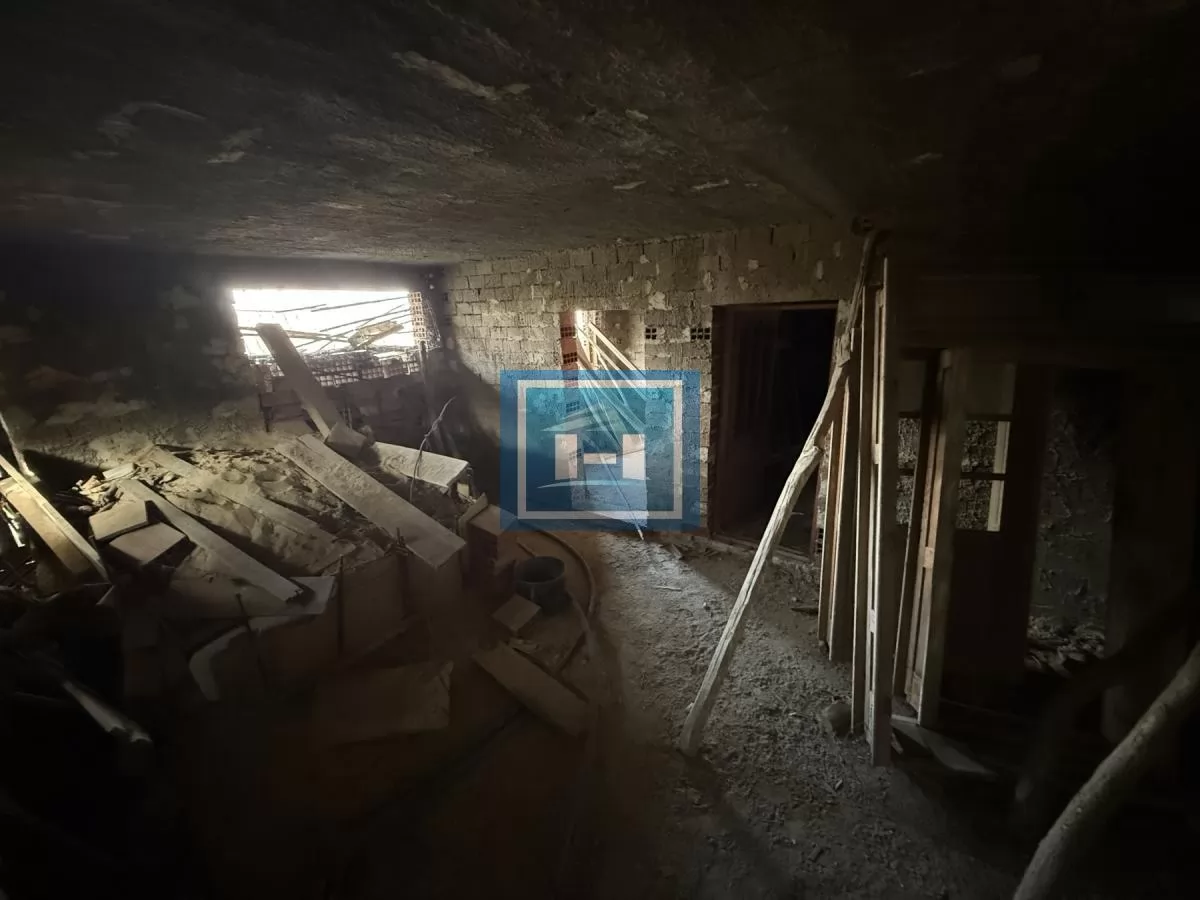 Novoozidani objekat kuća tri 3 etaže u Đurđevom brdu 21