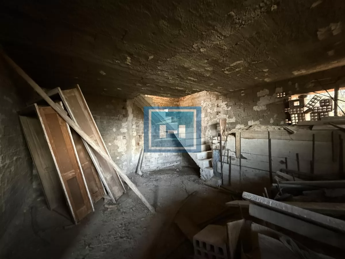 Novoozidani objekat kuća tri 3 etaže u Đurđevom brdu 23