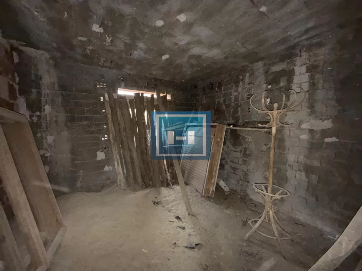 Novoozidani objekat kuća tri 3 etaže u Đurđevom brdu 26