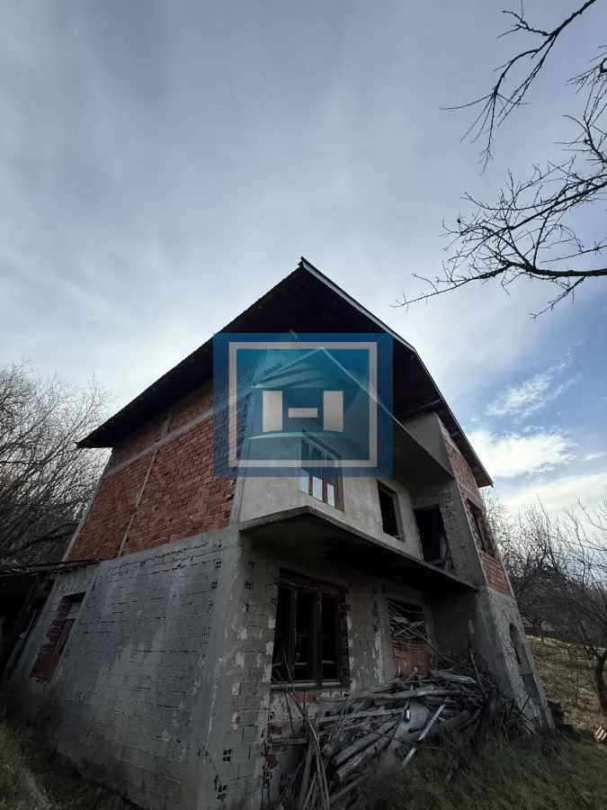 Novoozidani objekat kuća tri 3 etaže u Đurđevom brdu 29