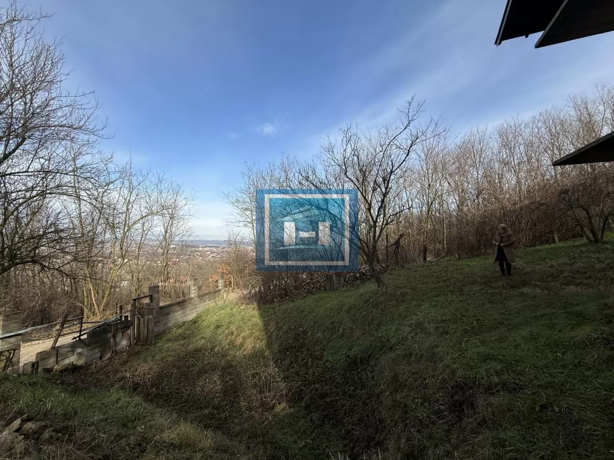 Novoozidani objekat kuća tri 3 etaže u Đurđevom brdu 34