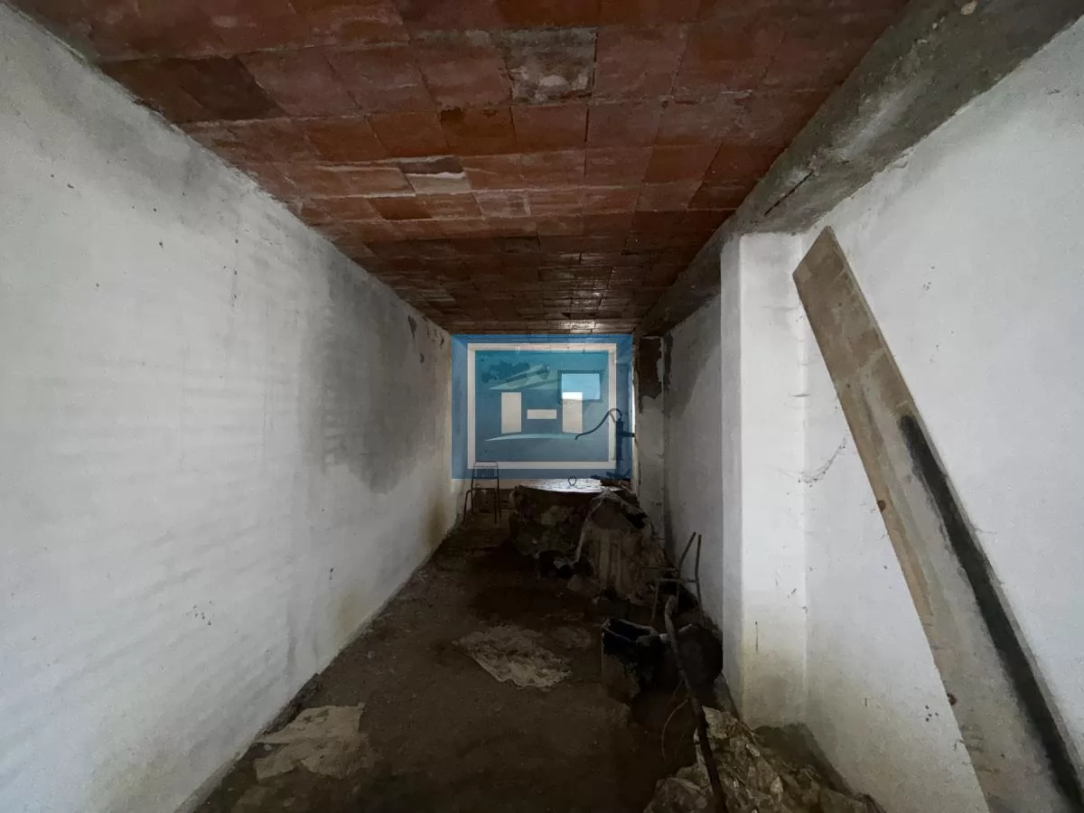 Novoozidani objekat kuća tri 3 etaže u Đurđevom brdu 39